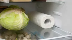 Tässä on syy, miksi paperipyyhkeen laittaminen jääkaappiin on salaisuus, joka helpottaa elämääsi.