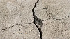 Kuinka suojata betoni halkeamilta lopullisesti: yksi pinnoite riittää